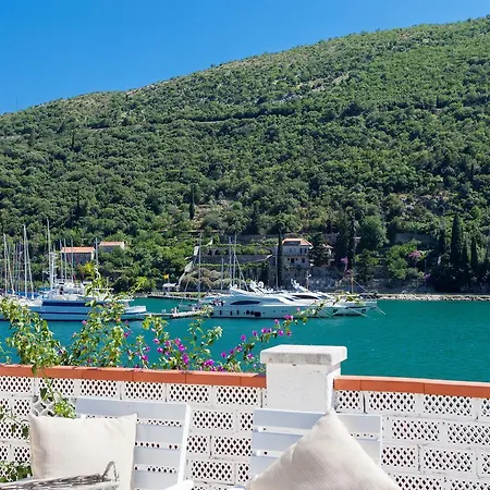 Villa Aridea *